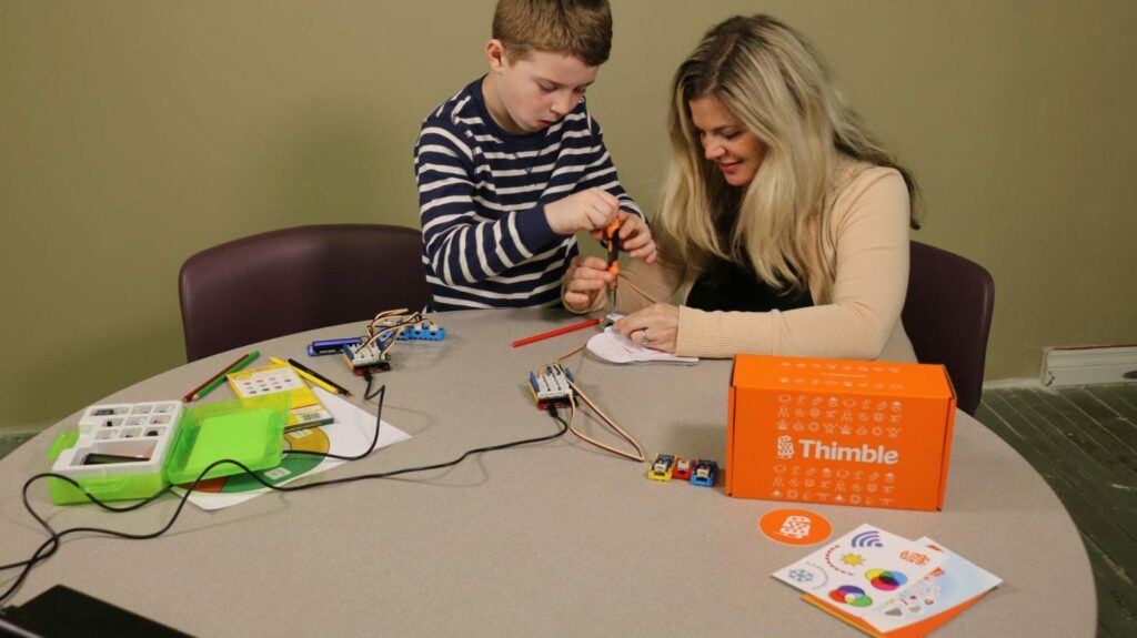 science teacher brings Thimble STEM kits into the classroom